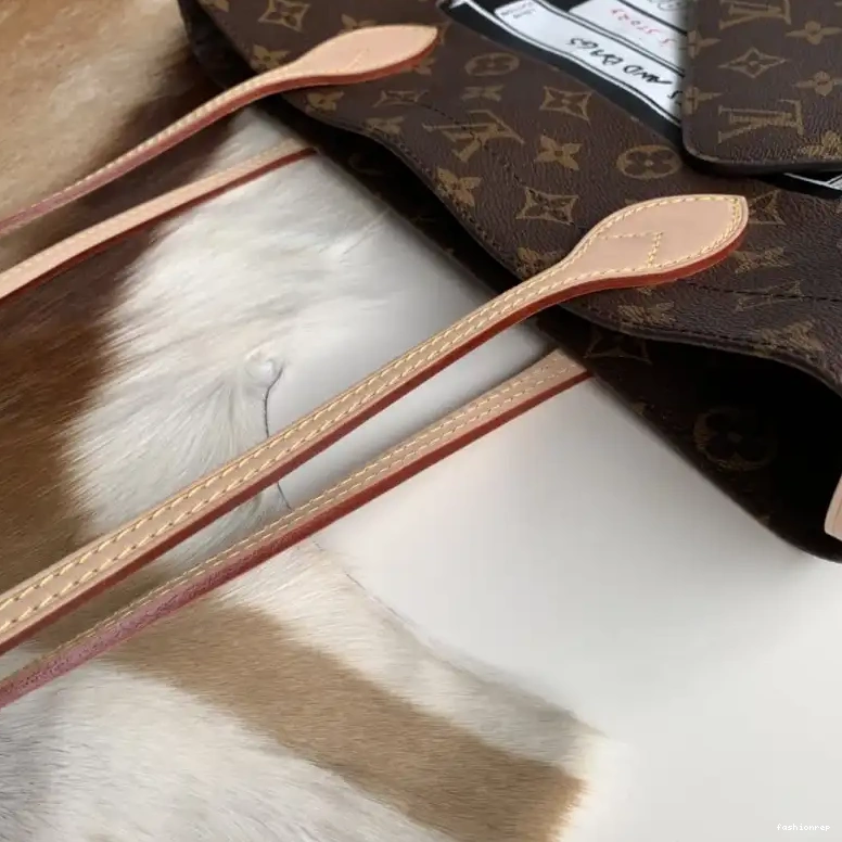 Fashionrepsfam ru 19B57B0104 LV Bags 0610